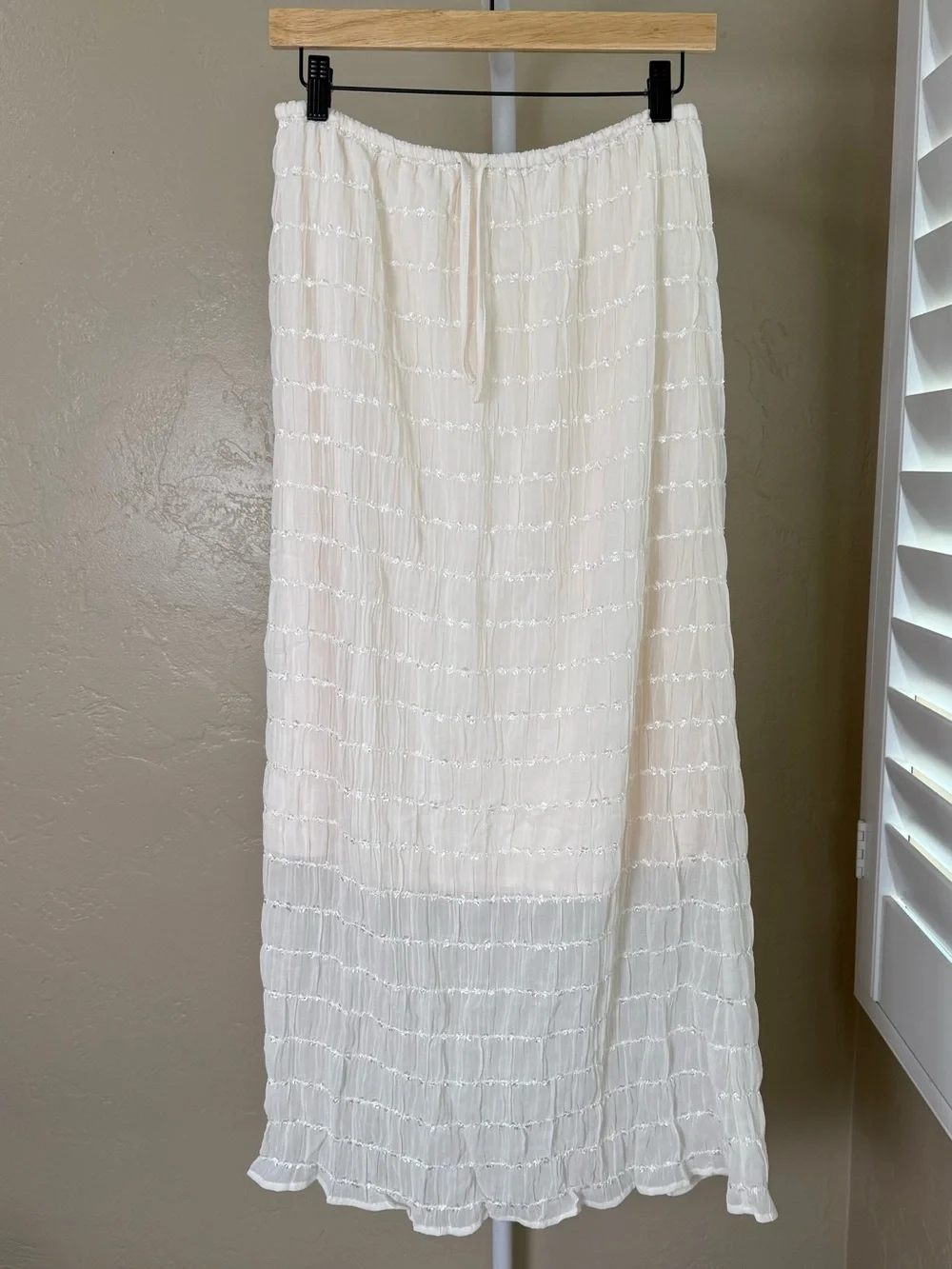 Commense Ivory Cream Set Backless Halter Crop Top and Maxi Skirt Small NWT - Picture 5 of 14